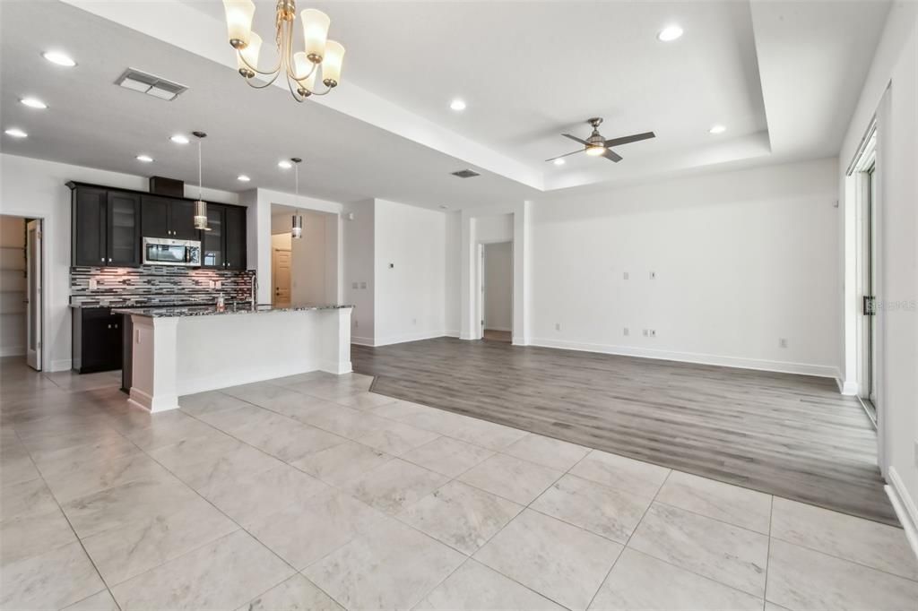 En Venta: $624,900 (4 camas, 3 baños, 2890 Pies cuadrados)