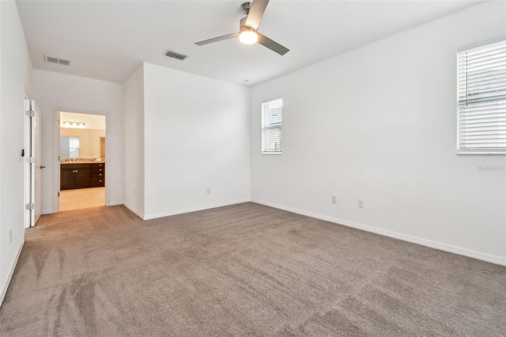 En Venta: $624,900 (4 camas, 3 baños, 2890 Pies cuadrados)