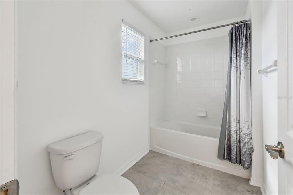 En Venta: $624,900 (4 camas, 3 baños, 2890 Pies cuadrados)