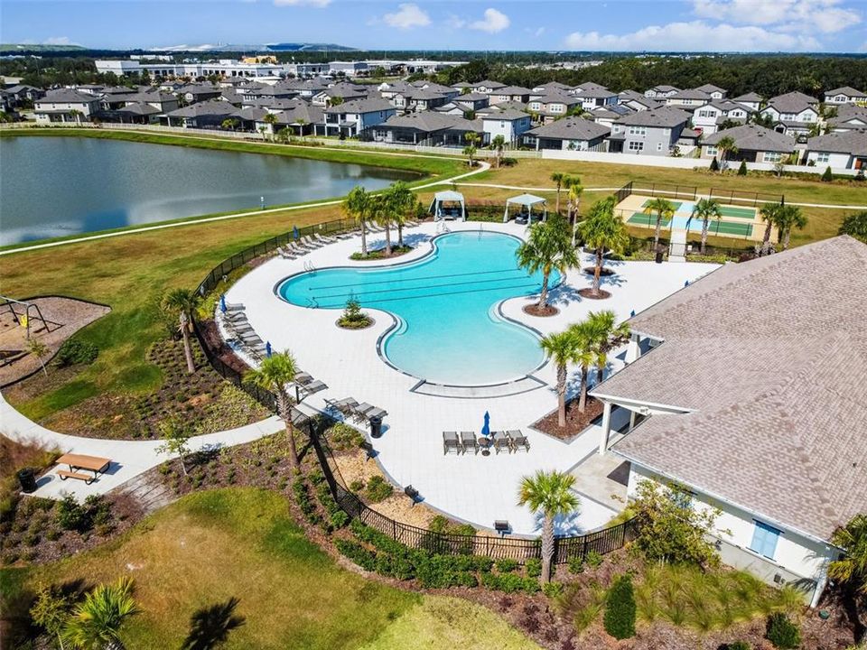 En Venta: $624,900 (4 camas, 3 baños, 2890 Pies cuadrados)