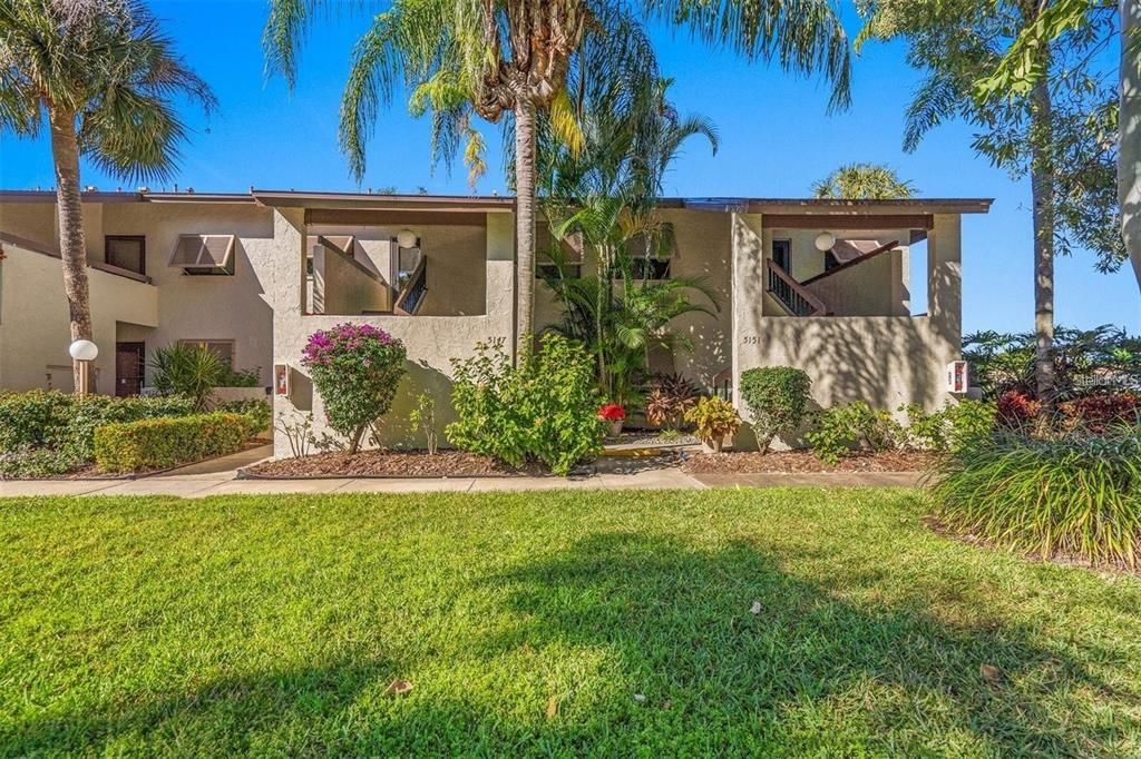 For Sale: $278,000 (2 beds, 2 baths, 1241 Square Feet)