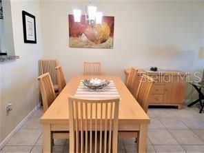 For Sale: $278,000 (2 beds, 2 baths, 1241 Square Feet)
