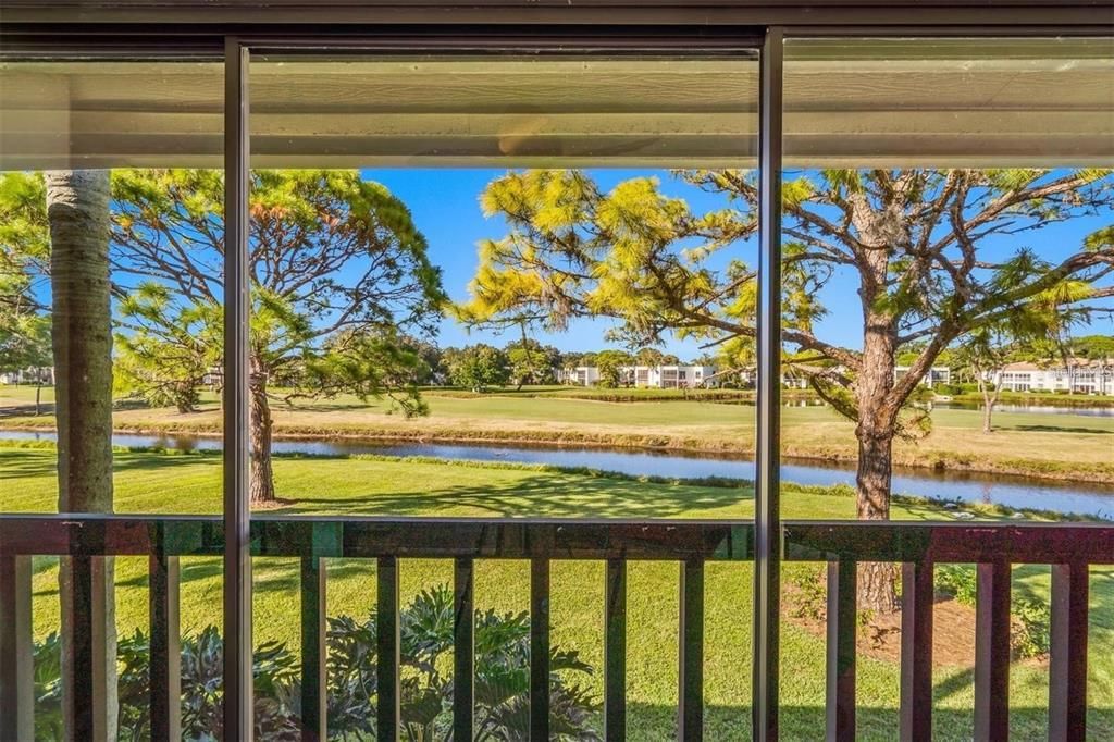 For Sale: $278,000 (2 beds, 2 baths, 1241 Square Feet)