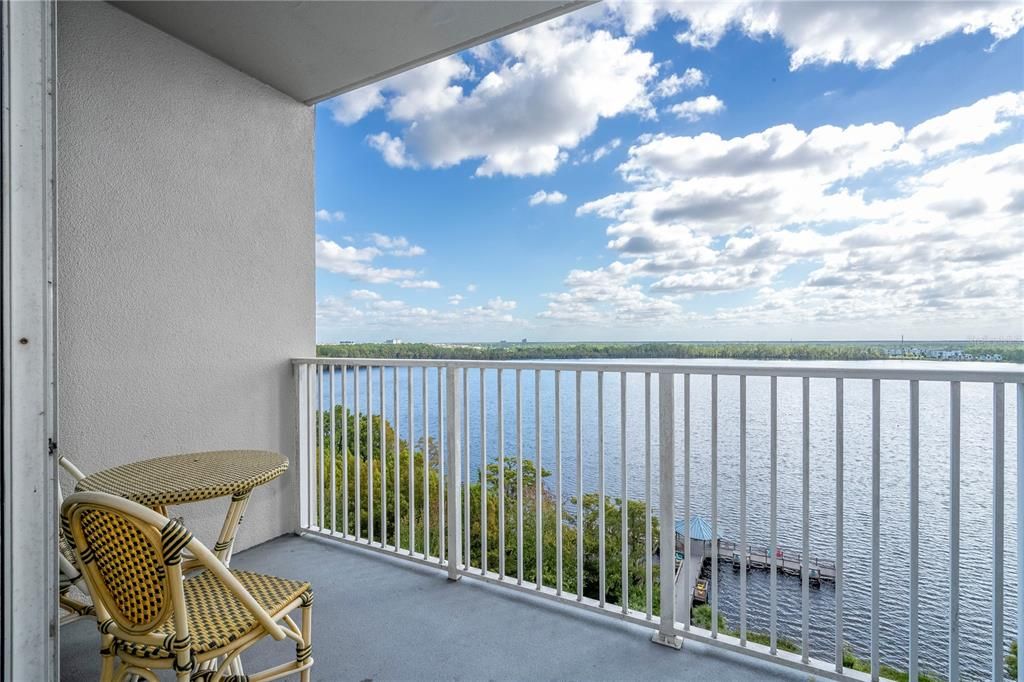 待售: $305,000 (2 贝兹, 2 浴室, 1078 平方英尺)