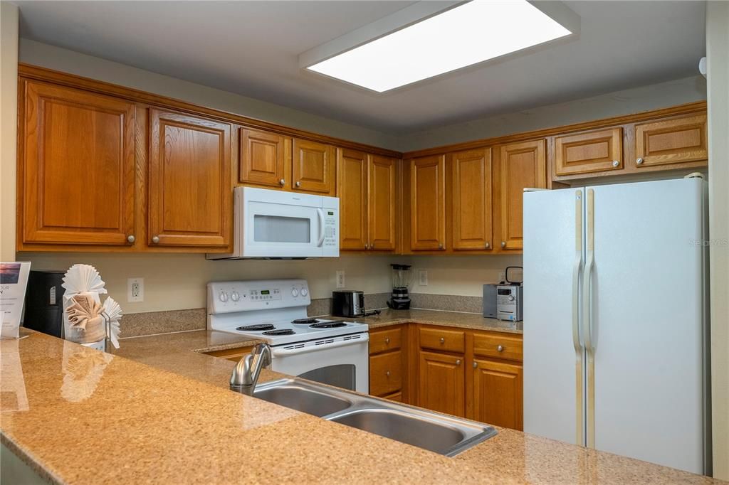 待售: $305,000 (2 贝兹, 2 浴室, 1078 平方英尺)