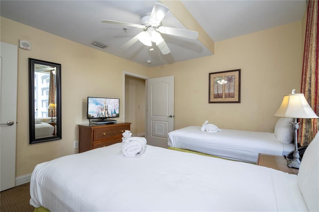 待售: $305,000 (2 贝兹, 2 浴室, 1078 平方英尺)