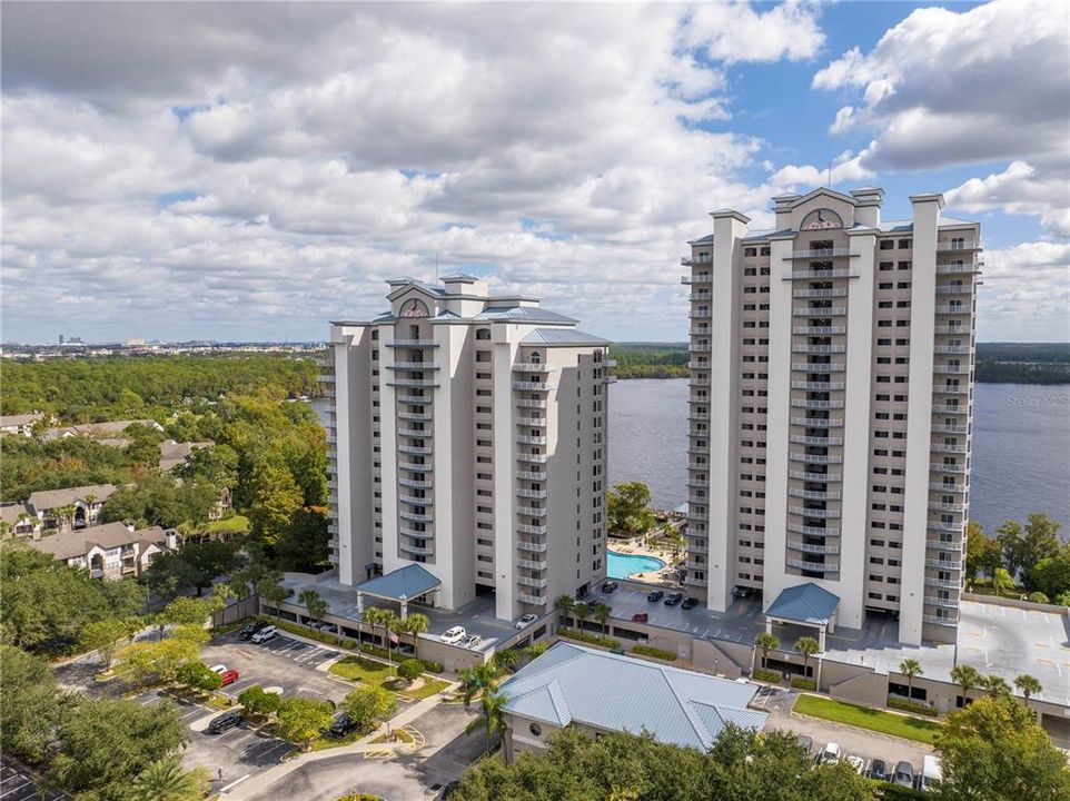 待售: $305,000 (2 贝兹, 2 浴室, 1078 平方英尺)