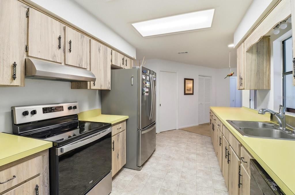 待售: $289,900 (3 贝兹, 2 浴室, 1694 平方英尺)