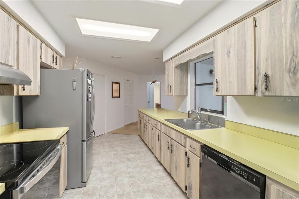 待售: $289,900 (3 贝兹, 2 浴室, 1694 平方英尺)