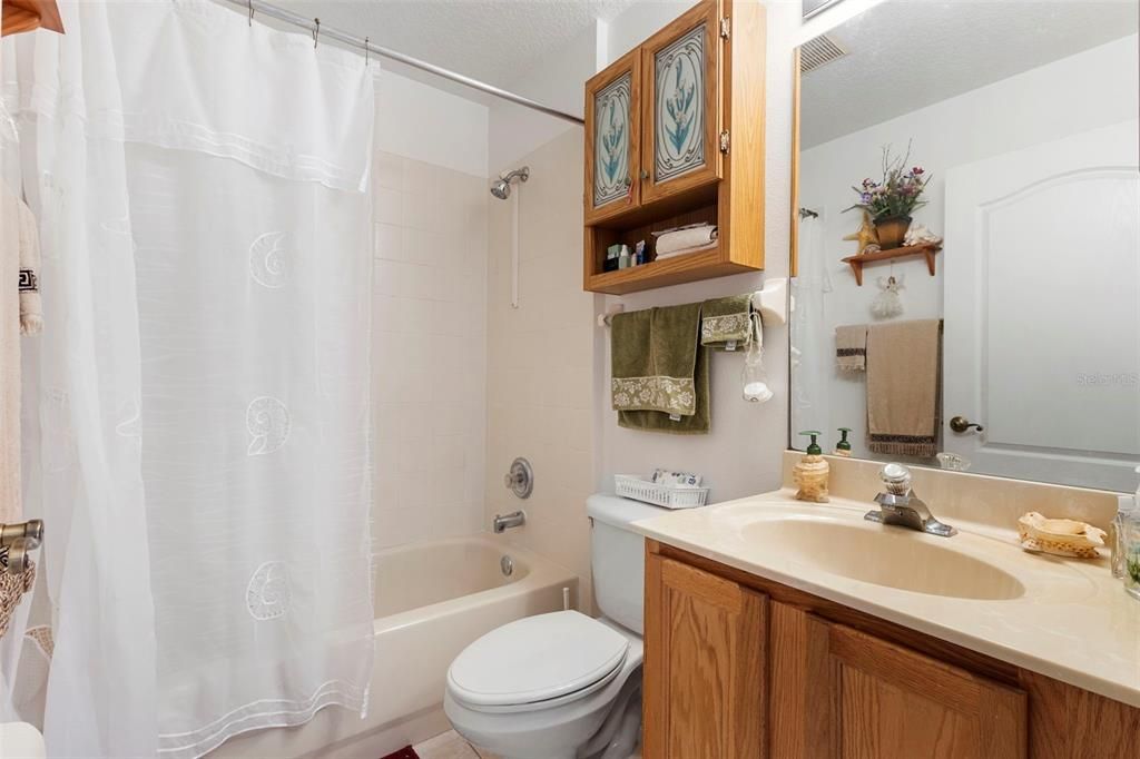 На продажу: $324,990 (3 спален, 2 ванн, 1874 Квадратных фут)