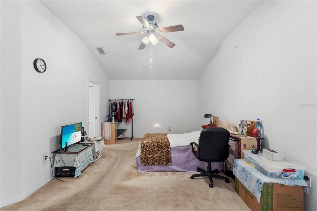 На продажу: $324,990 (3 спален, 2 ванн, 1874 Квадратных фут)