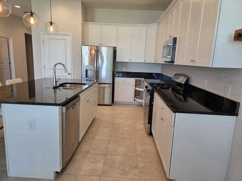 For Sale: $429,000 (3 beds, 2 baths, 1792 Square Feet)