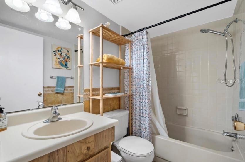 Activo con contrato: $1,395 (2 camas, 2 baños, 912 Pies cuadrados)