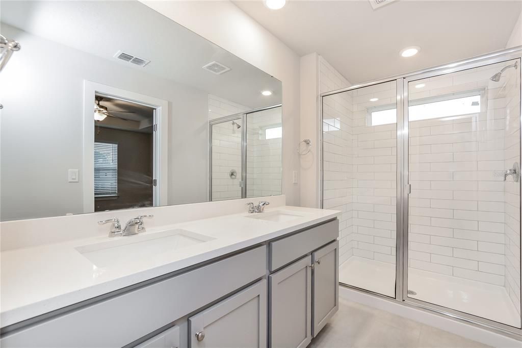 En Renta: $2,320 (3 camas, 2 baños, 1823 Pies cuadrados)