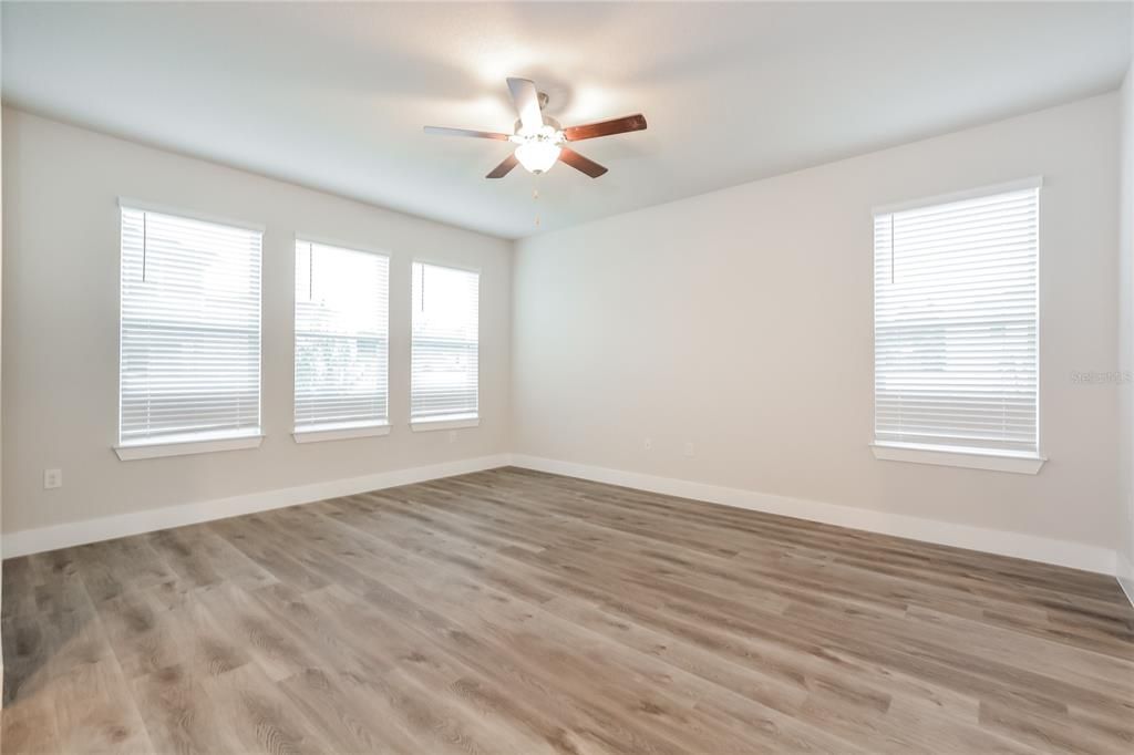 En Renta: $2,320 (3 camas, 2 baños, 1823 Pies cuadrados)