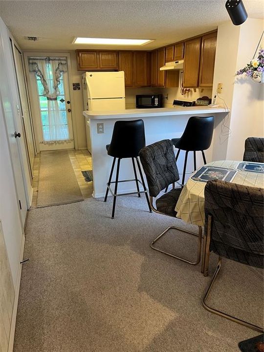 Под контрактом: $210,000 (3 спален, 2 ванн, 1316 Квадратных фут)