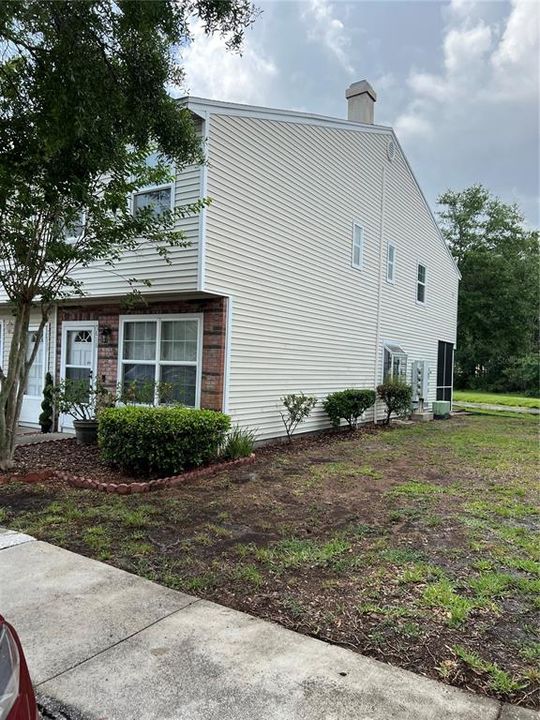 Под контрактом: $210,000 (3 спален, 2 ванн, 1316 Квадратных фут)