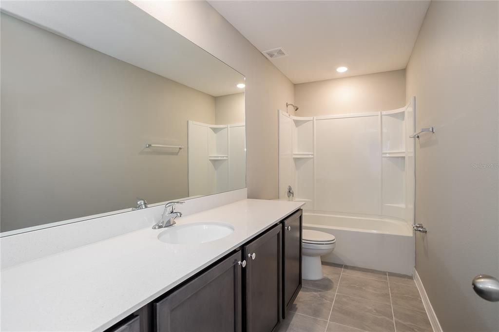 В аренду: $1,950 (6 спален, 3 ванн, 1975 Квадратных фут)