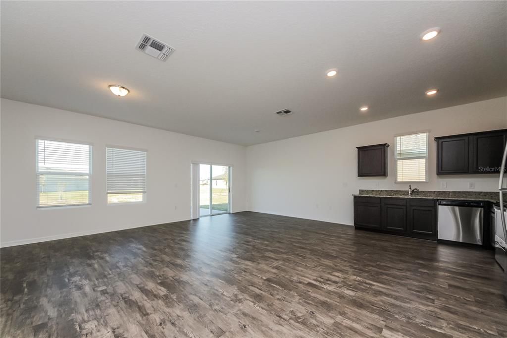 En Renta: $1,740 (3 camas, 2 baños, 1576 Pies cuadrados)