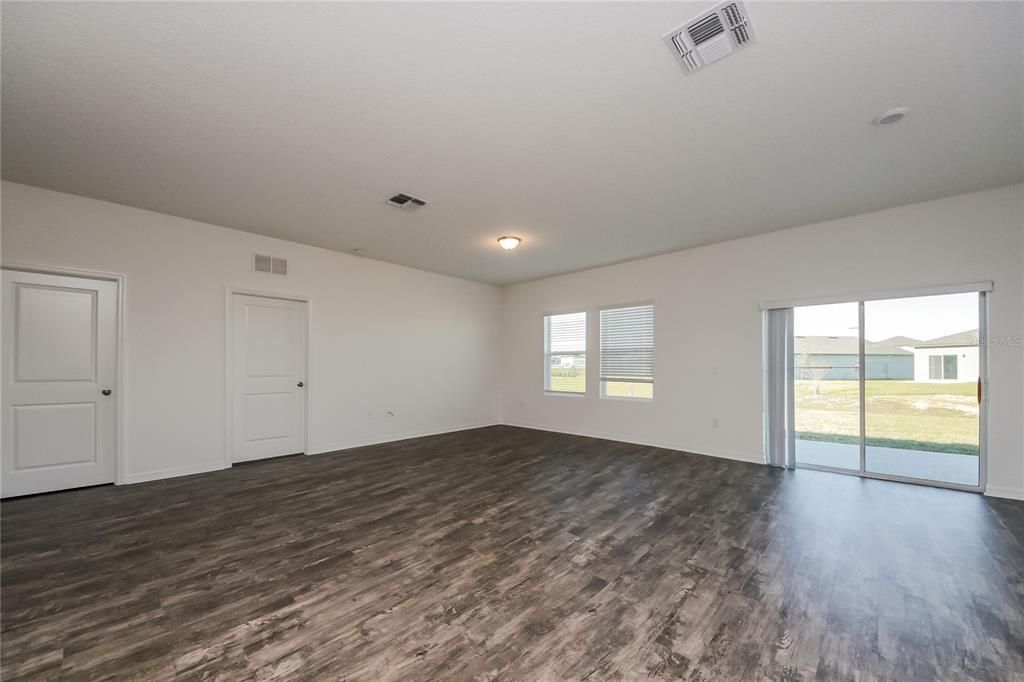 En Renta: $1,740 (3 camas, 2 baños, 1576 Pies cuadrados)