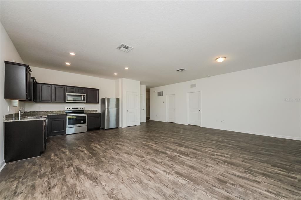 En Renta: $1,740 (3 camas, 2 baños, 1576 Pies cuadrados)