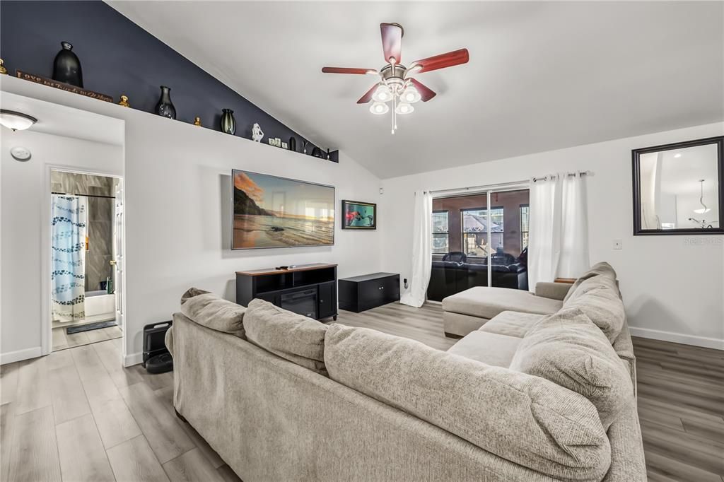 待售: $550,000 (4 贝兹, 2 浴室, 2763 平方英尺)