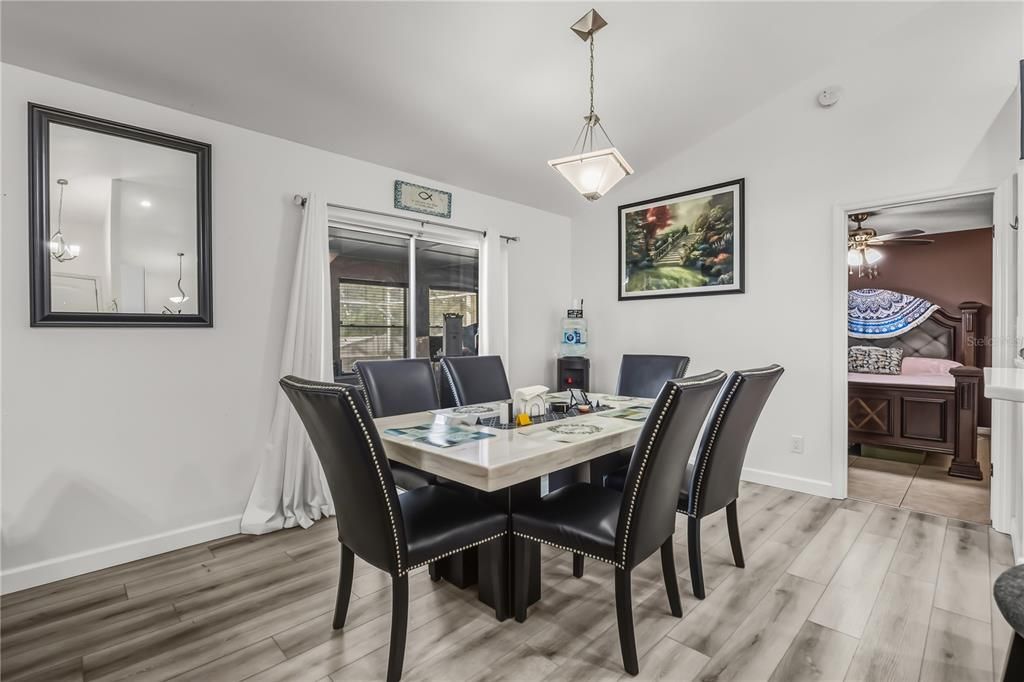 待售: $550,000 (4 贝兹, 2 浴室, 2763 平方英尺)