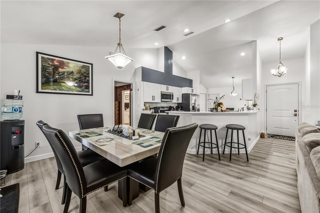 待售: $550,000 (4 贝兹, 2 浴室, 2763 平方英尺)