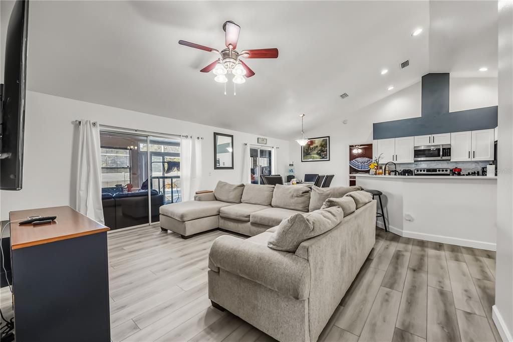 待售: $550,000 (4 贝兹, 2 浴室, 2763 平方英尺)