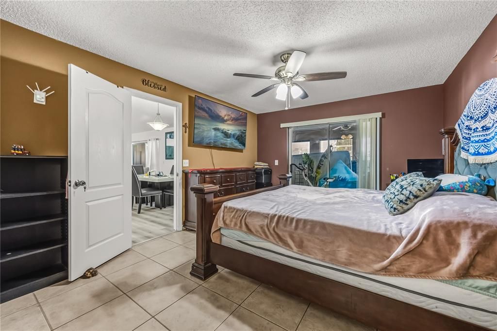 待售: $550,000 (4 贝兹, 2 浴室, 2763 平方英尺)