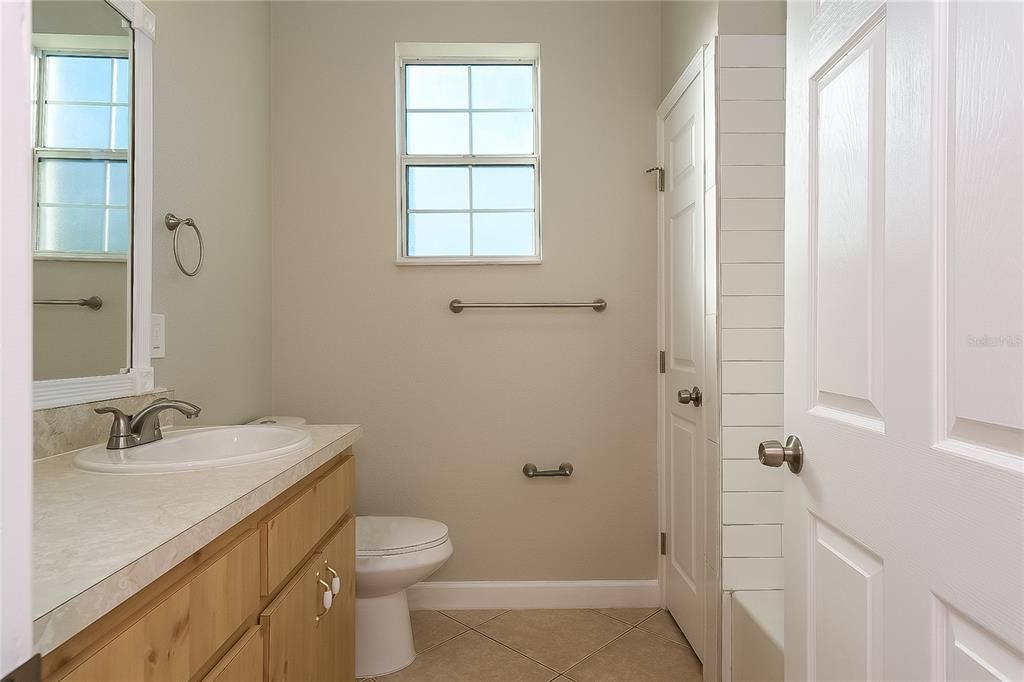 出租: $2,060 (3 贝兹, 2 浴室, 1609 平方英尺)