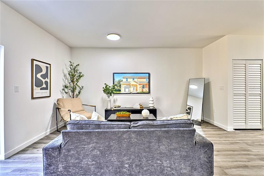 For Sale: $320,000 (3 beds, 3 baths, 1394 Square Feet)