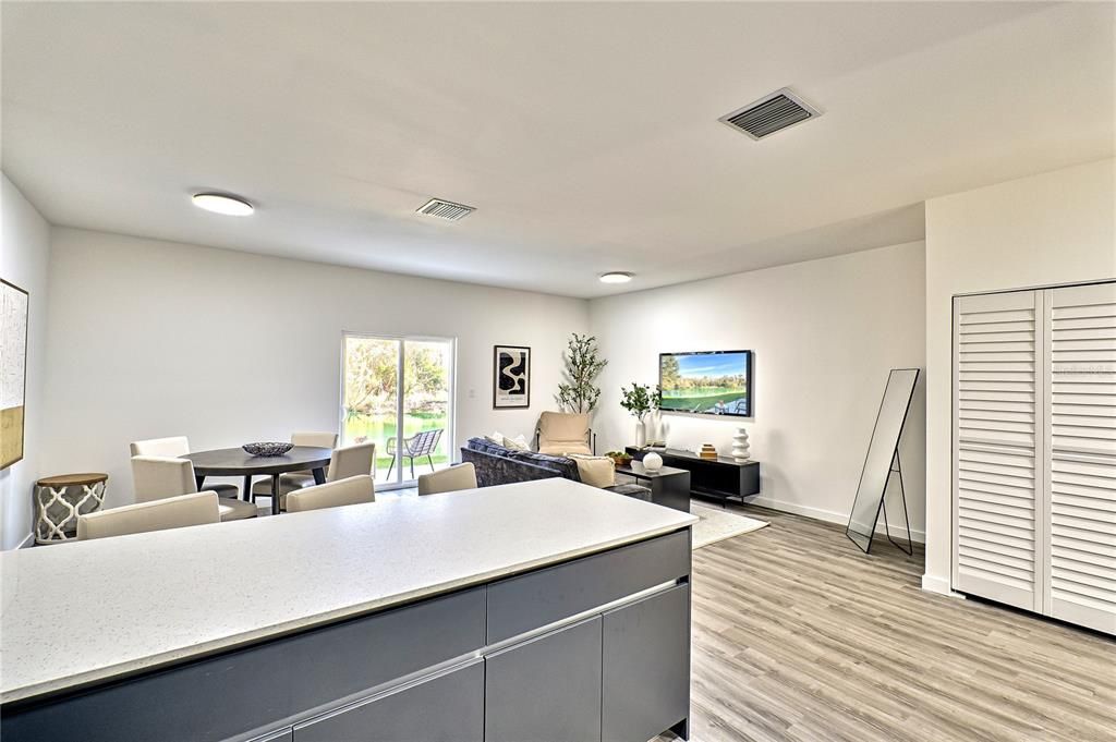 For Sale: $320,000 (3 beds, 3 baths, 1394 Square Feet)