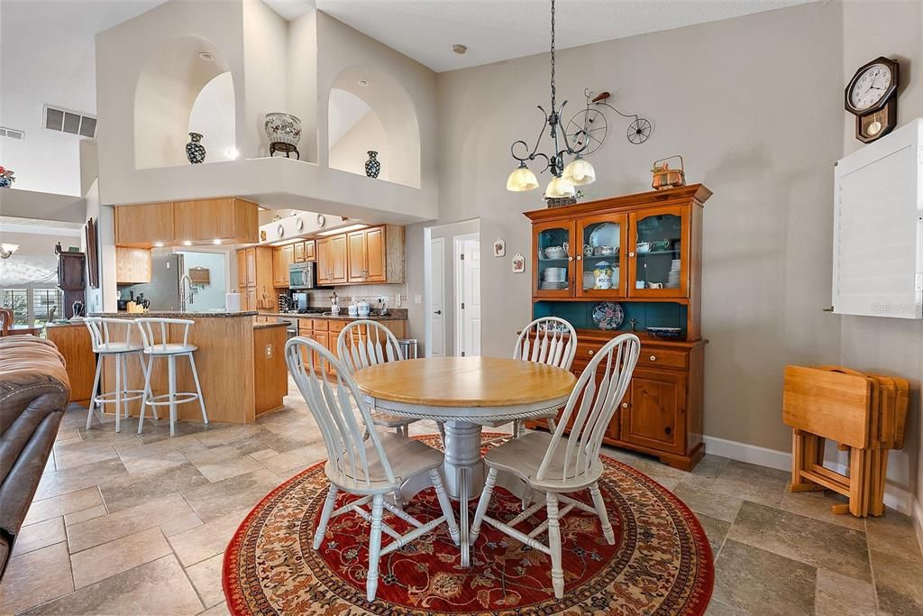 待售: $895,000 (3 贝兹, 2 浴室, 2083 平方英尺)