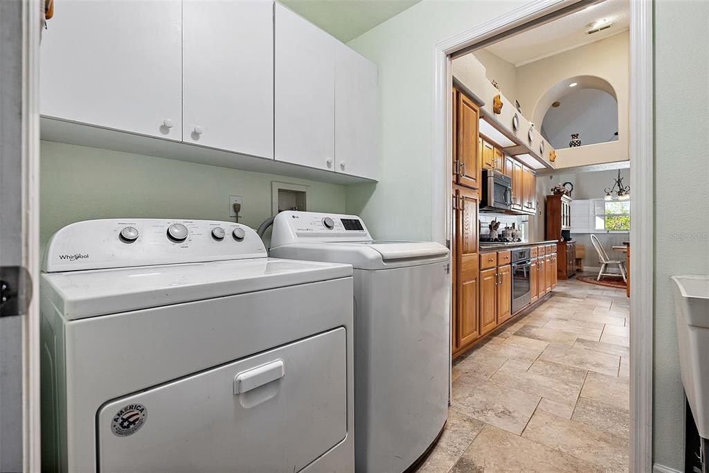 待售: $895,000 (3 贝兹, 2 浴室, 2083 平方英尺)