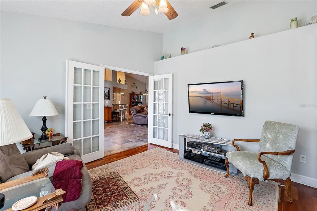 待售: $895,000 (3 贝兹, 2 浴室, 2083 平方英尺)