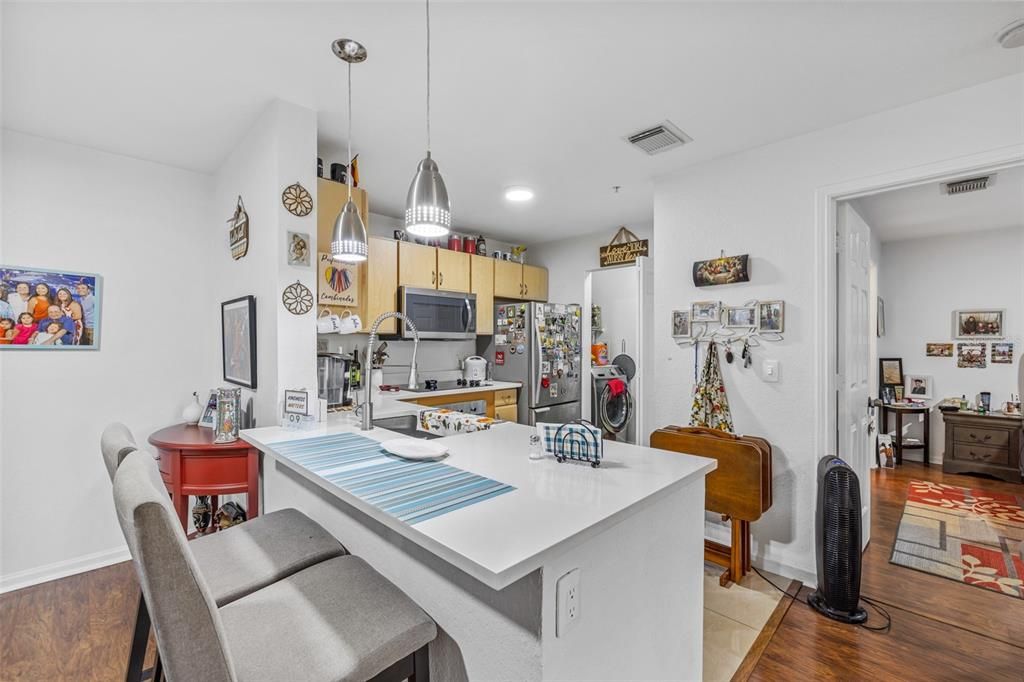 На продажу: $224,900 (2 спален, 2 ванн, 1006 Квадратных фут)