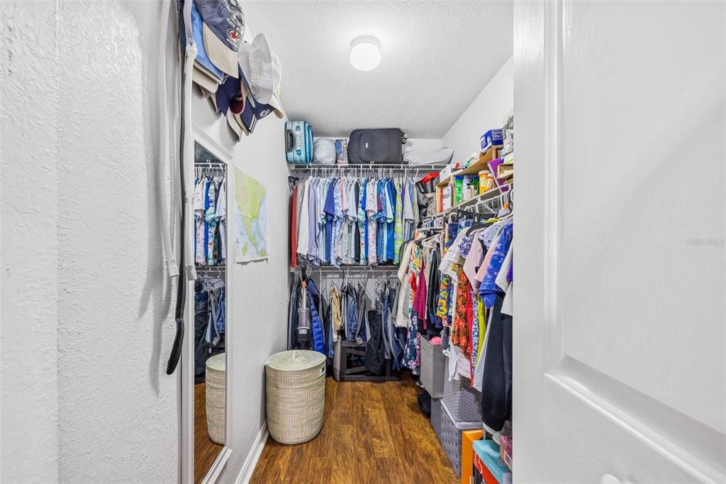 На продажу: $224,900 (2 спален, 2 ванн, 1006 Квадратных фут)