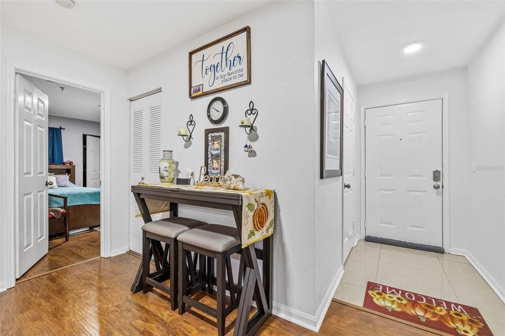 На продажу: $224,900 (2 спален, 2 ванн, 1006 Квадратных фут)