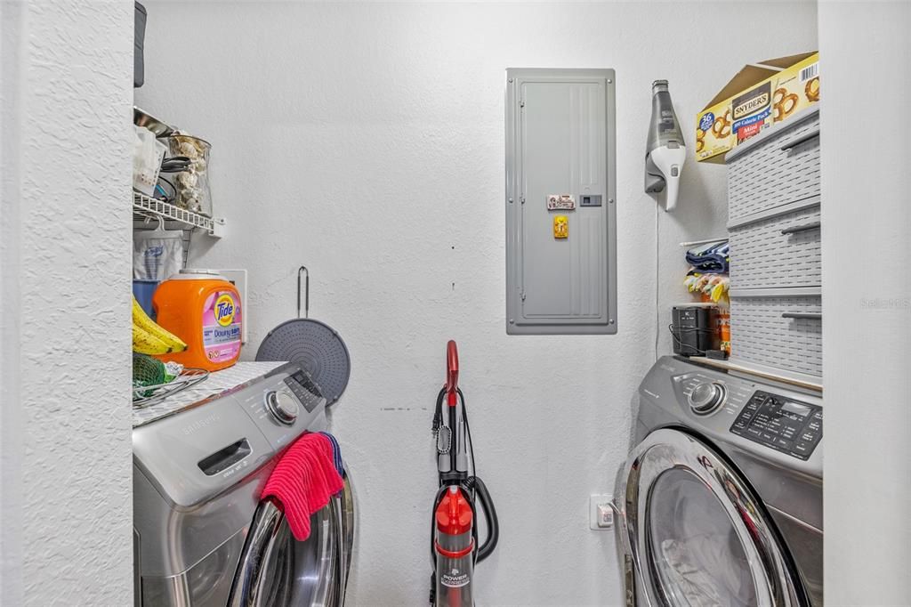 На продажу: $224,900 (2 спален, 2 ванн, 1006 Квадратных фут)