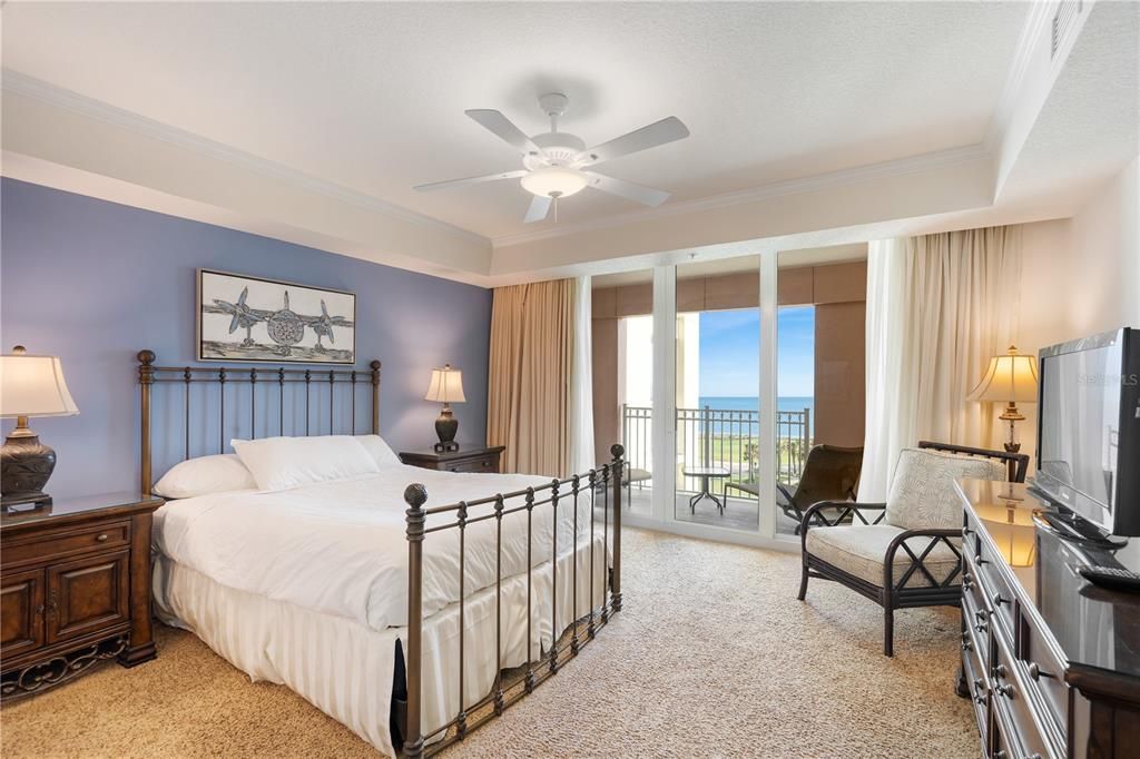 Под контрактом: $895,000 (3 спален, 3 ванн, 1818 Квадратных фут)