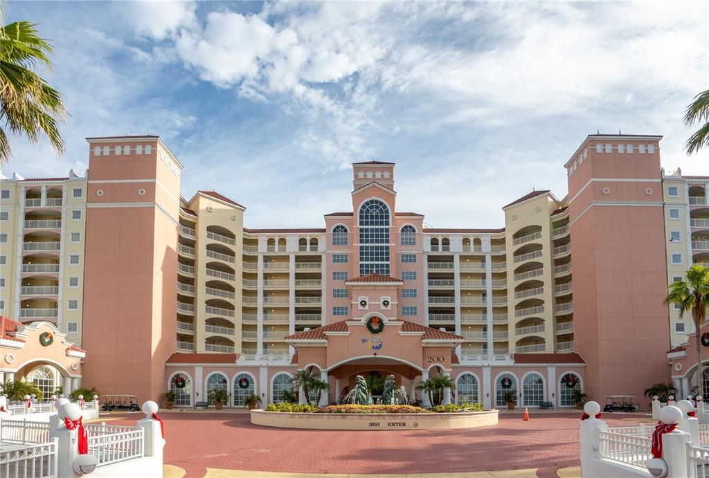 Под контрактом: $895,000 (3 спален, 3 ванн, 1818 Квадратных фут)