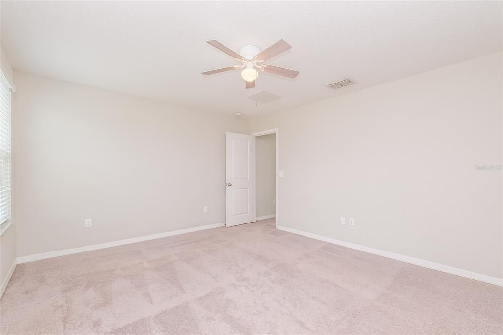 For Rent: $2,025 (4 beds, 2 baths, 1870 Square Feet)