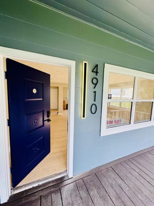 For Rent: $2,200 (3 beds, 1 baths, 1092 Square Feet)