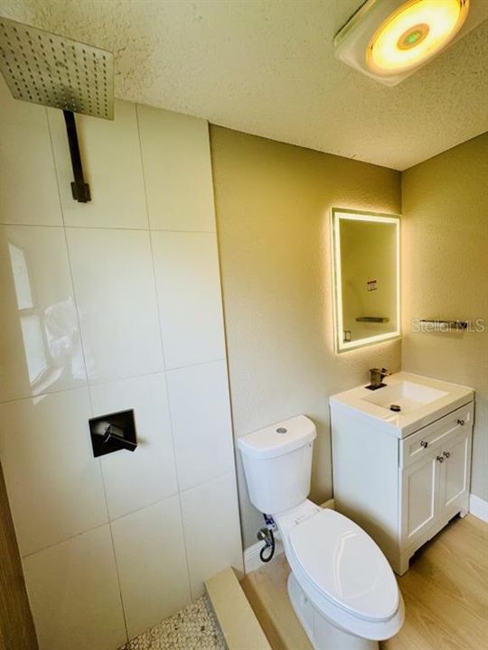 For Rent: $2,200 (3 beds, 1 baths, 1092 Square Feet)