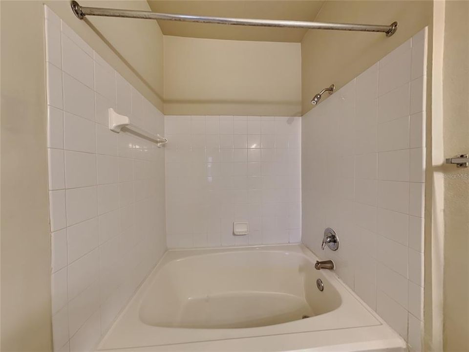 В аренду: $1,700 (2 спален, 2 ванн, 1076 Квадратных фут)