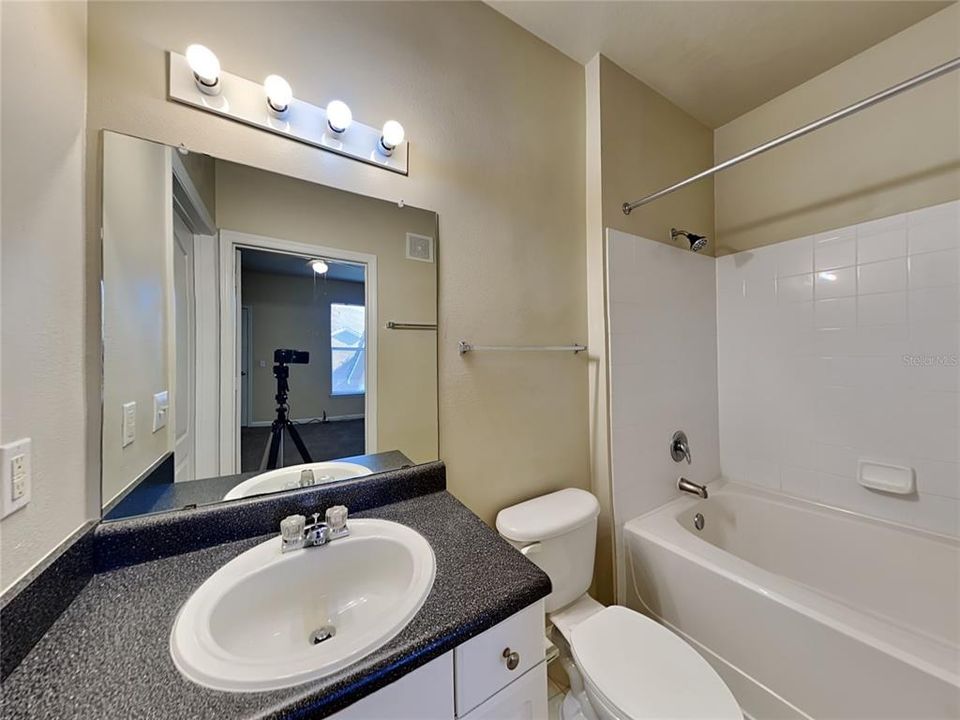 В аренду: $1,700 (2 спален, 2 ванн, 1076 Квадратных фут)