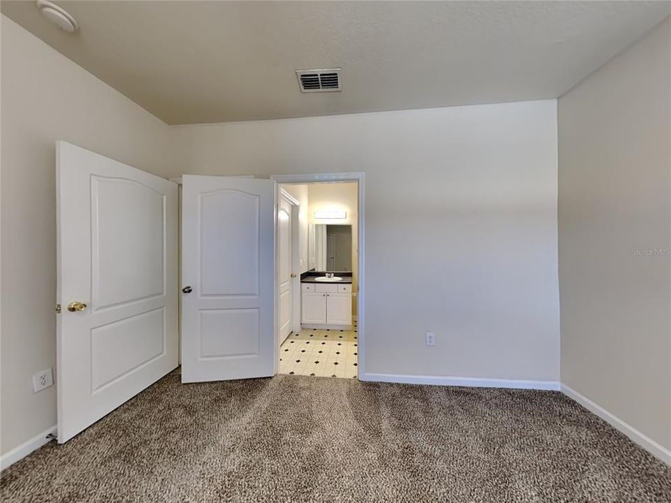 В аренду: $1,700 (2 спален, 2 ванн, 1076 Квадратных фут)