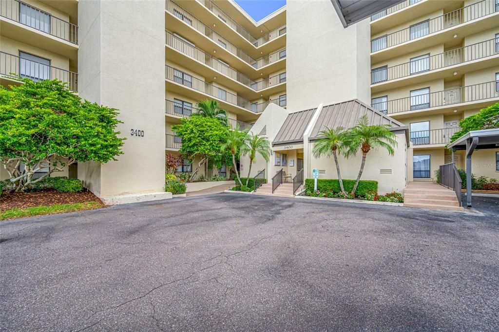 For Rent: $2,250 (2 beds, 2 baths, 1080 Square Feet)