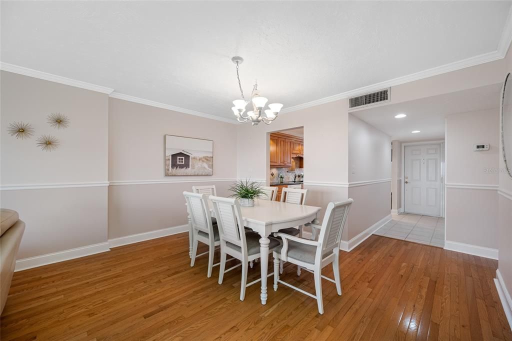 For Rent: $2,250 (2 beds, 2 baths, 1080 Square Feet)